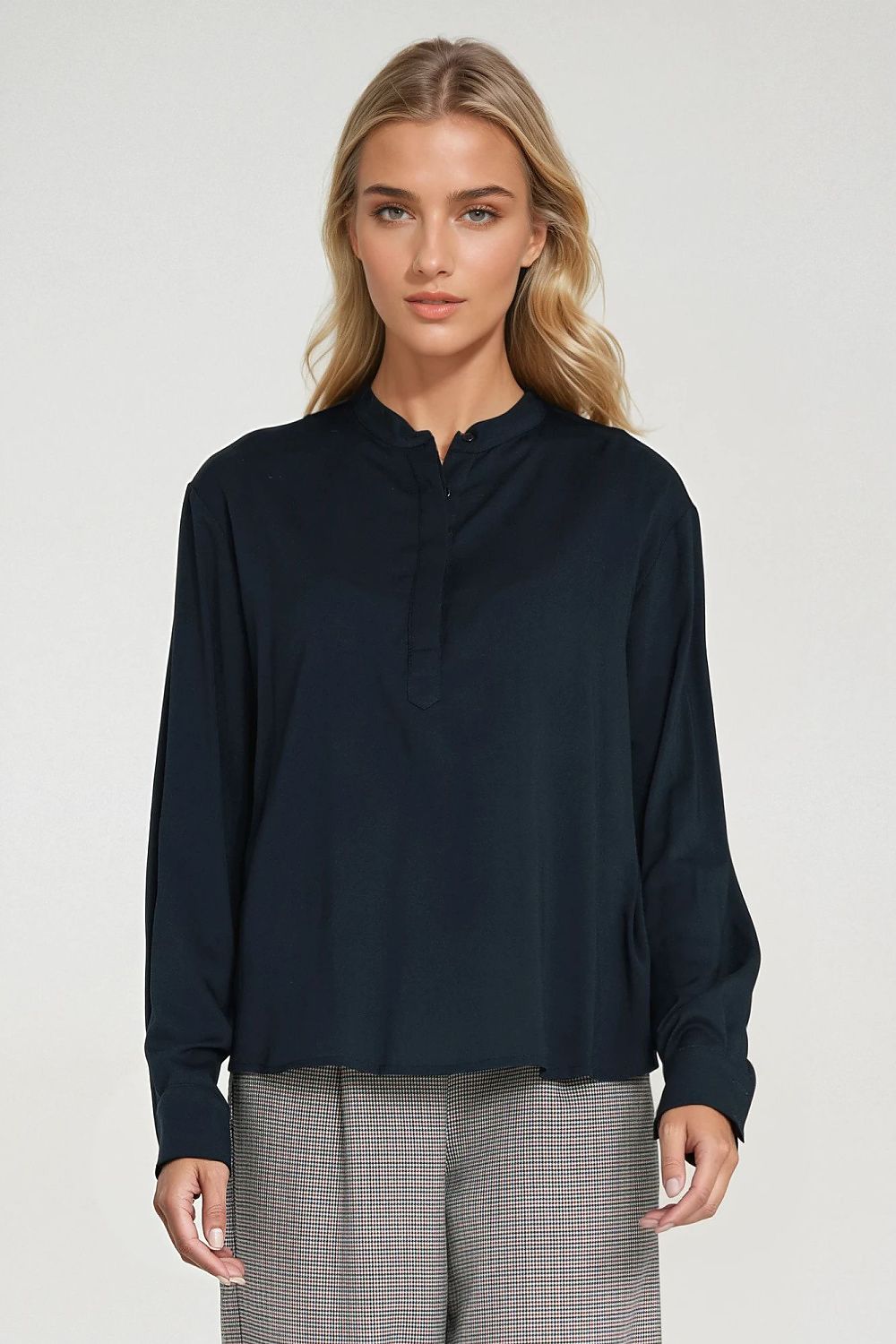  Blouse model 219775 Nife 